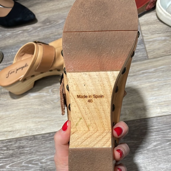 FREE PEOPLE Culver City Clogs - Picture 4 of 7